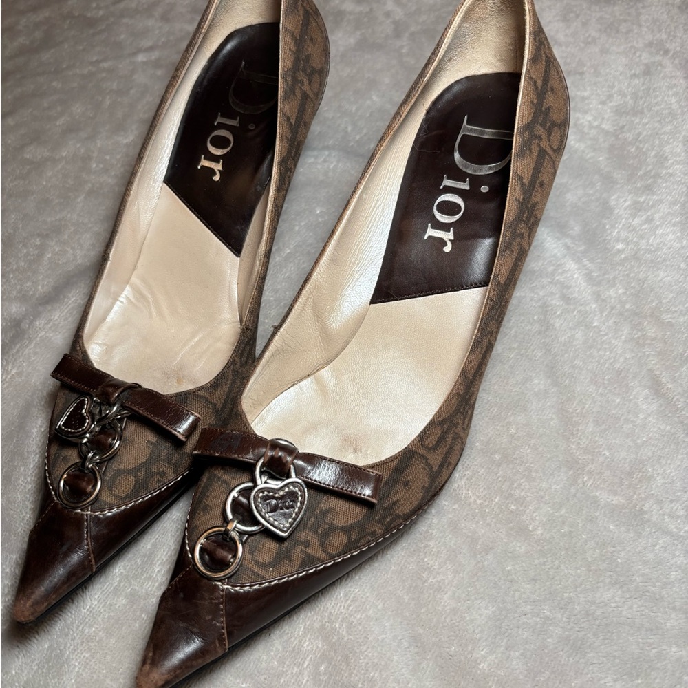 Christian Dior Vintage 2006 Romantique Trotter Heart Charm Heels - Picture 9 of 9